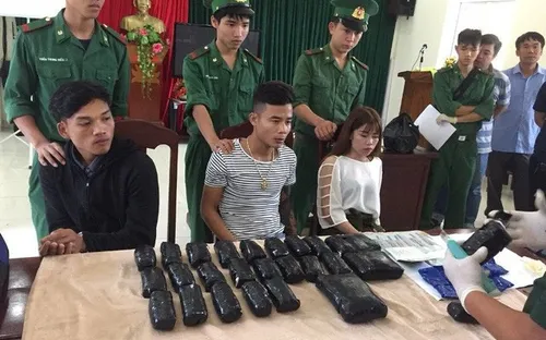 Biên phòng Quảng Trị bắt vụ vận chuyển trên 65.000 viên ma túy tổng hợp