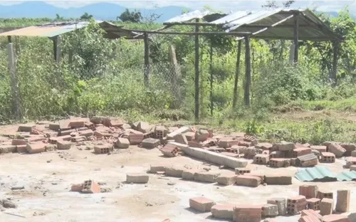 Kon Tum: Người dân tự tháo dở nhà, lều, chòi xây dựng trái phép
