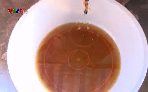 Cảnh báo muối mắm trong bình nhựa