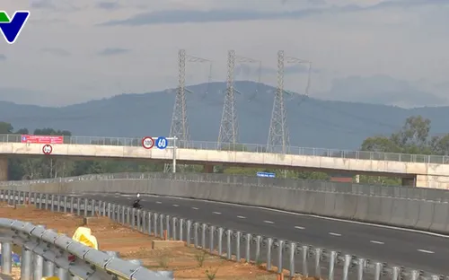 Cao tốc Đà Nẵng-Quảng Ngãi chính thức bị tạm dừng thu phí từ 12/10