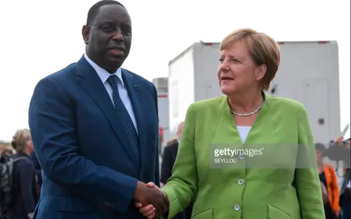 Thủ tướng Đức đến châu Phi để kiểm soát tị nạn từ đầu nguồn
