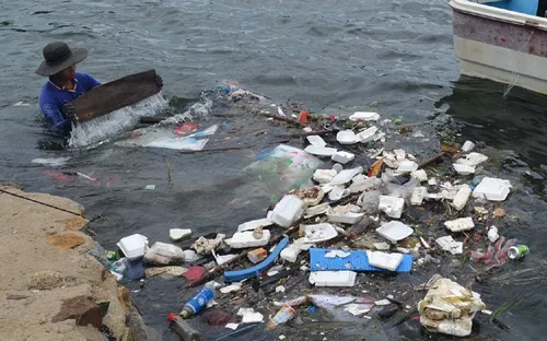 Rác thải bủa vây danh thắng Quốc gia Vịnh Xuân Đài