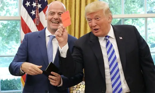 Tổng thống Mỹ Donald Trump "giơ thẻ đỏ" với giới truyền thông