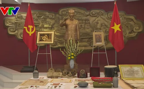 Lễ tiếp nhận tư liệu, hiện vật về Chủ tịch Hồ Chí Minh