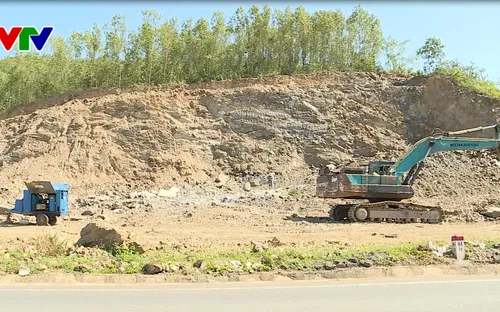 Khánh Hòa: Xuất hiện nhiều điểm khai thác đất đá trái phép ven quốc lộ 27C