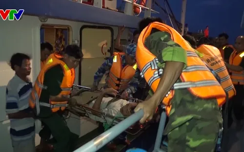 Quảng Trị cứu ngư dân gặp nạn trên biển