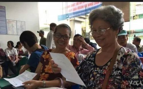 Chủ động phát hiện bệnh về mắt cho người cao tuổi