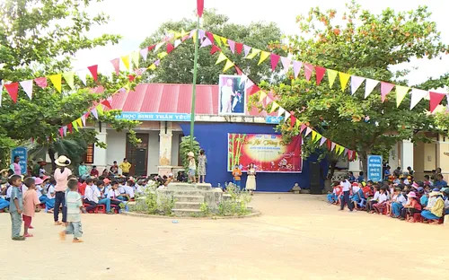 Phú Yên: Tết Trung thu 2018 cùng các em thiếu nhi miền núi xã Ea Lâm