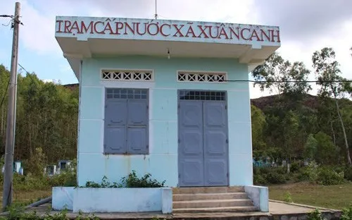 Sống cạnh trạm cấp nước vẫn "thiếu" nước sạch