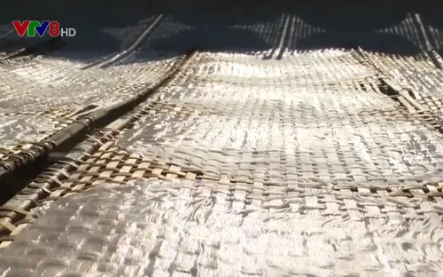 Ngôi làng 100 năm tráng bánh