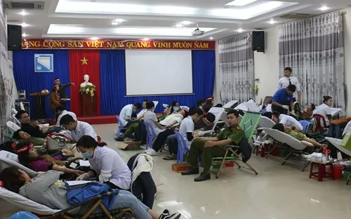 Hàng nghìn người tham gia Ngày "Chủ Nhật đỏ" tại miền Trung