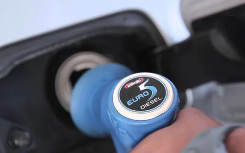 Chính thức bán Dầu Diesel tiêu chuẩn Euro 5 và xăng RON 95 tiêu chuẩn Euro 4