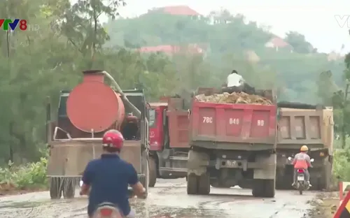 Nguy cơ  tai nạn giao thông do vật liệu rơi từ các xe tải