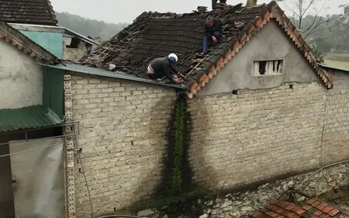 Nghệ An: Nổ lớn khiến hai vợ chồng bị thương nặng