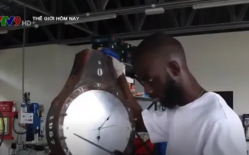 Ghana: Biến rác thải điện tử thành đồ nội thất