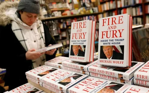 Cuốn sách khiến ông Donald Trump nổi giận bán chạy như tôm tươi