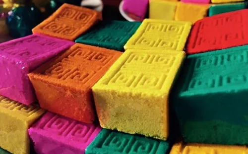 Làng nghề bánh truyền thống xứ Huế vào vụ Tết