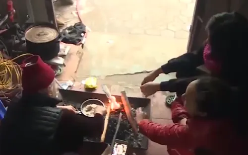 Người dân Hà Tĩnh "gồng mình" ứng phó với rét đậm, rét hại