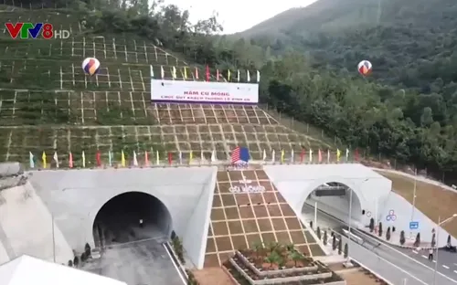Chính thức thông hầm đèo Cù Mông