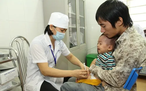Tiêm vaccine sởi vào thời điểm nào để phòng bệnh?