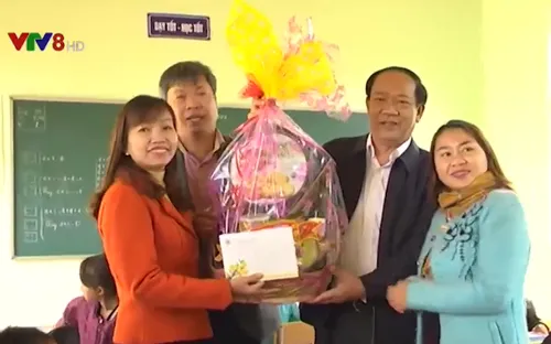 Chăm lo Tết cho đồng bào làng tái định cư Khe Chữ, Nam Trà My