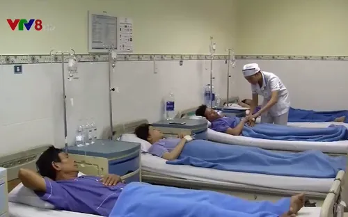 Đà Nẵng: 21 người nghi ngộ độc do ăn bánh mì