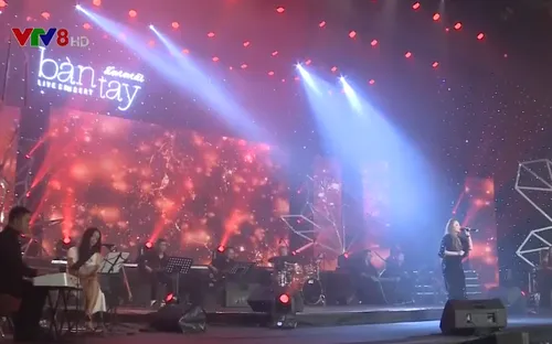 Sâu lắng chương trình ca nhạc thiện nguyện "Ấm mãi bàn tay"