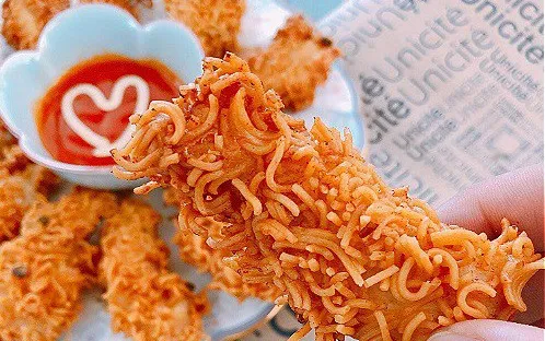 Món ngon mỗi ngày: Lạ miệng với mỳ tôm bọc gà chiên giòn