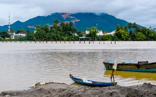 Dư luận xung quanh hàng loạt resort và biệt thự xẻ núi ở Nha Trang