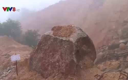 Mưa lũ tàn phá nặng nề các huyện miền núi Bình Định