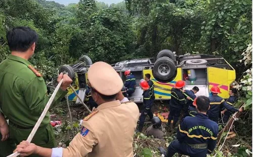Vụ lật xe khách trên đèo Hải Vân: Xem xét khởi tố vụ án