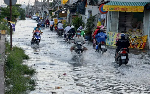 Nhiều nguy cơ bệnh tật do triều cường kéo dài