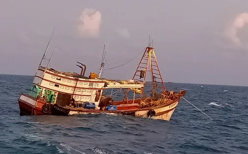 Bà Rịa - Vũng Tàu cứu nạn thành công tàu cá BV 98695 TS