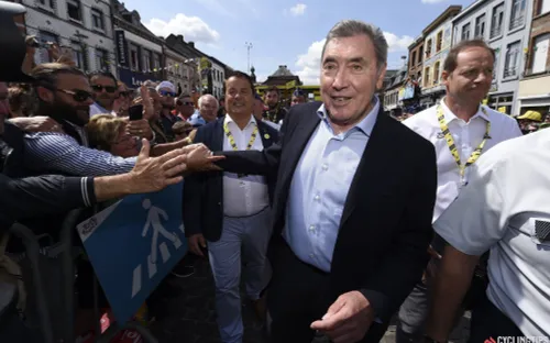 Cựu tay đua Eddy Merckx nhập viện