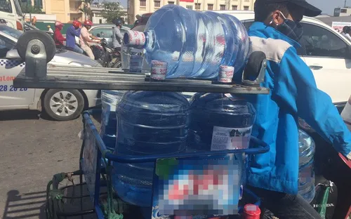 Nước uống đóng chai, đóng bình có đảm bảo an toàn?