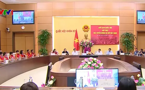 Chủ tịch Quốc hội Nguyễn Thị Kim Ngân gặp mặt đội tuyển bóng đá nữ Việt Nam
