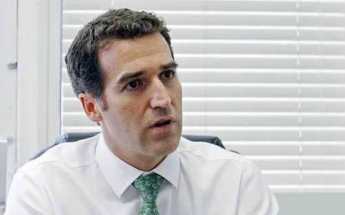 FIFA cấm hoạt động bóng đá suốt đời với Enrique Sanz