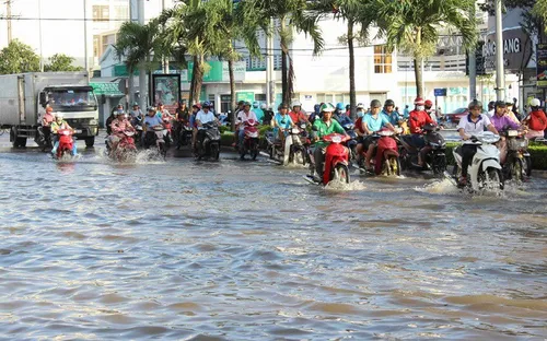 Cần Thơ: Hơn 100 tuyến đường ngập nghiêm trọng