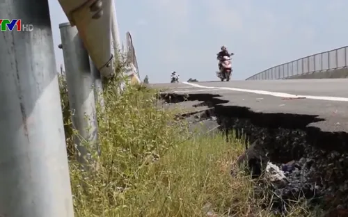 Yêu cầu khắc phục sạt lở cầu vượt cao tốc Đà Nẵng - Quảng Ngãi