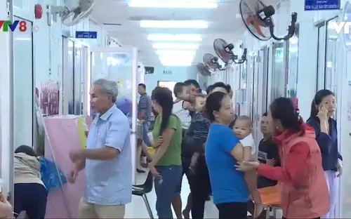 Chuyển mùa trẻ nhập viện tăng cao tại Khánh Hòa
