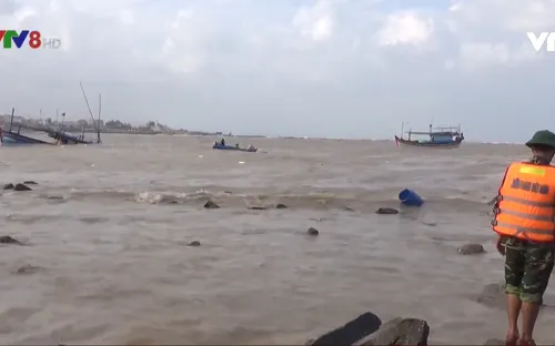 Phú Yên: Tàu cá bị chìm do cảng biển bị bồi lấp