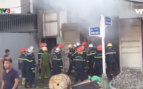 Đà Nẵng: Cháy kho hàng chứa thiết bị điện mặt trời