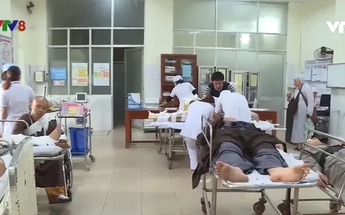 Quảng Ngãi: Tai nạn giao thông 12 người thương vong