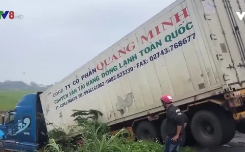 Ủy ban ATGT Quốc gia thăm hỏi nạn nhân và xử lý hậu quả vụ TNGT tại Quảng Ngãi