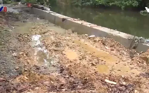 Thừa Thiên - Huế: Công trình kè bê tông tiền tỉ chưa nghiệm thu đã hư hỏng