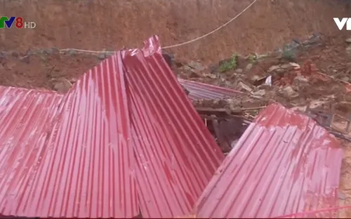 Cha tử vong, con trai bị thương trong vụ sập taluy ở Đà Lạt