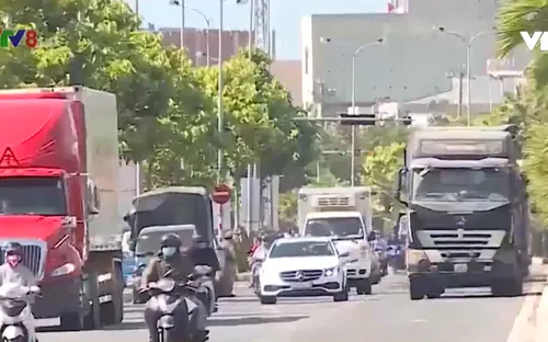 Đà Nẵng cấm dừng đỗ trên tuyến đường vào cảng Tiên Sa