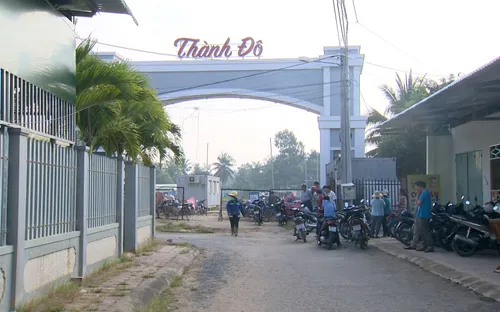 Xe 40 tấn chạy vào đường 5 tấn: Cần sự tôn trọng với người dân