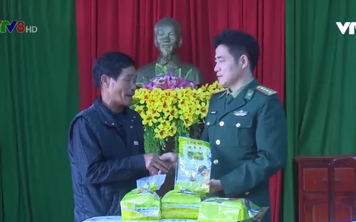 Huế: Lại phát hiện 8 gói in chữ Trung Quốc trôi trên biển nghi là ma túy đá