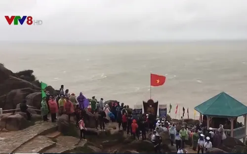 Chào cờ năm mới ở Mũi Điện - Điểm cực đông trên đất liền của Tổ quốc